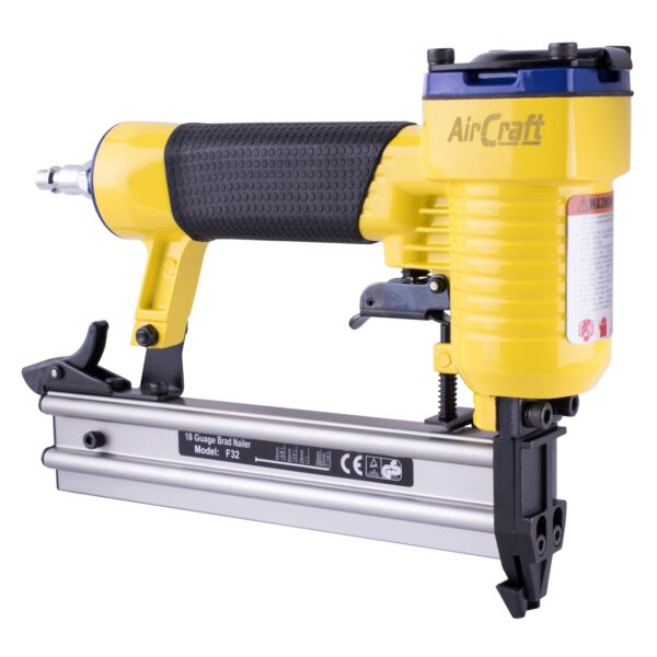 AT0001.jpg AIR NAILER 18G 10-32MM BRAD NAIL 100PC CAP. (F32)
